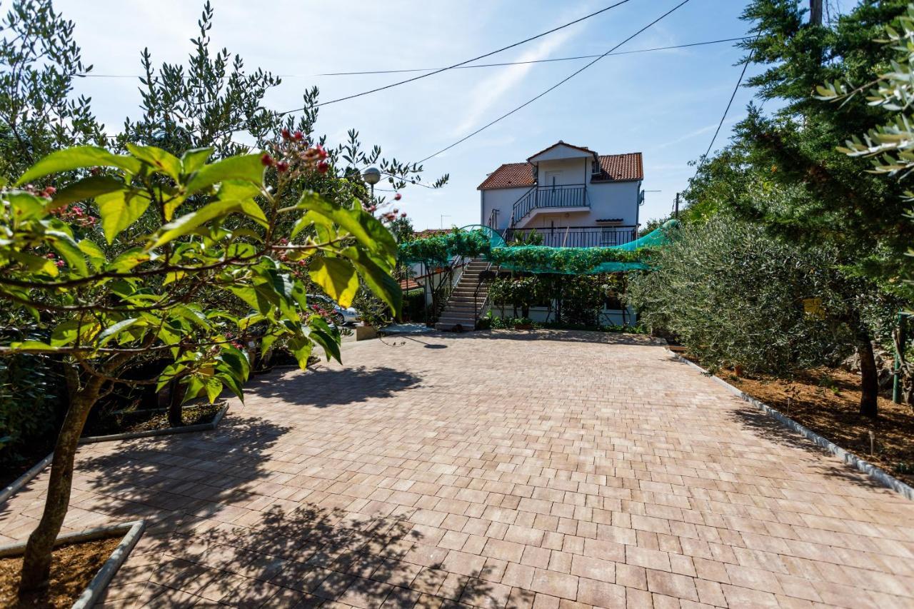 Apartment Gordana Малинска Экстерьер фото