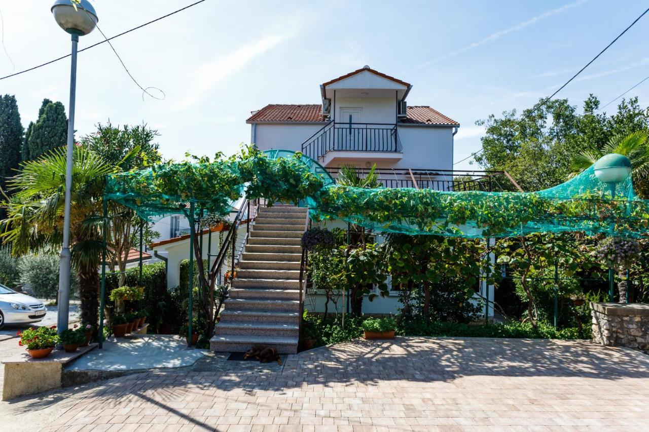 Apartment Gordana Малинска Экстерьер фото